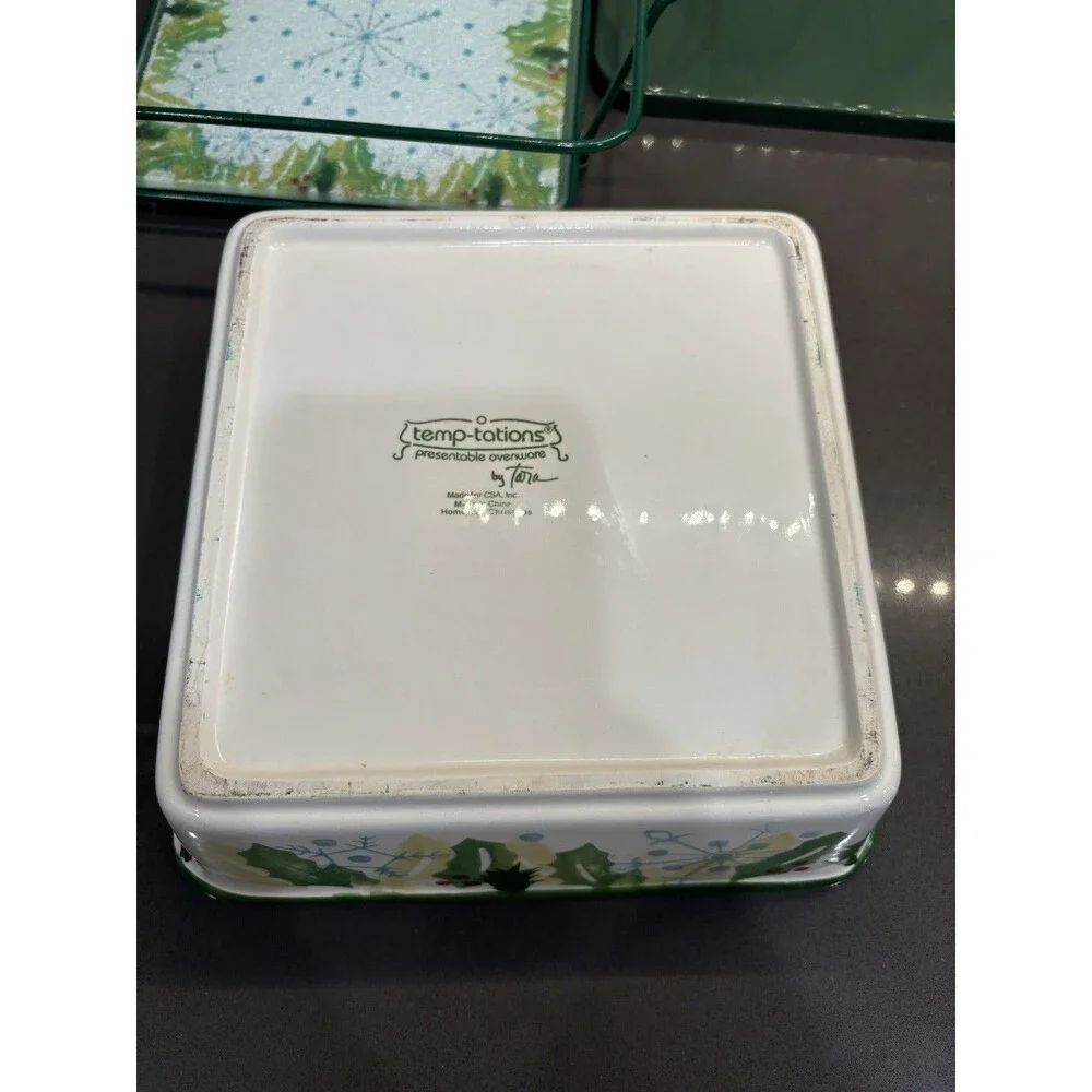 Temp-tations by Tara Hometown Christmas Large 8.75” Dish W/ Trivet Lid Wire Rack
